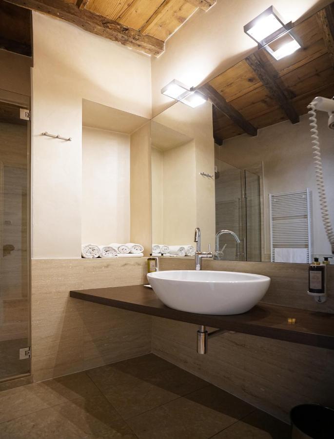 Il Portico - 1711 Luxury Guest House Arlate Εξωτερικό φωτογραφία