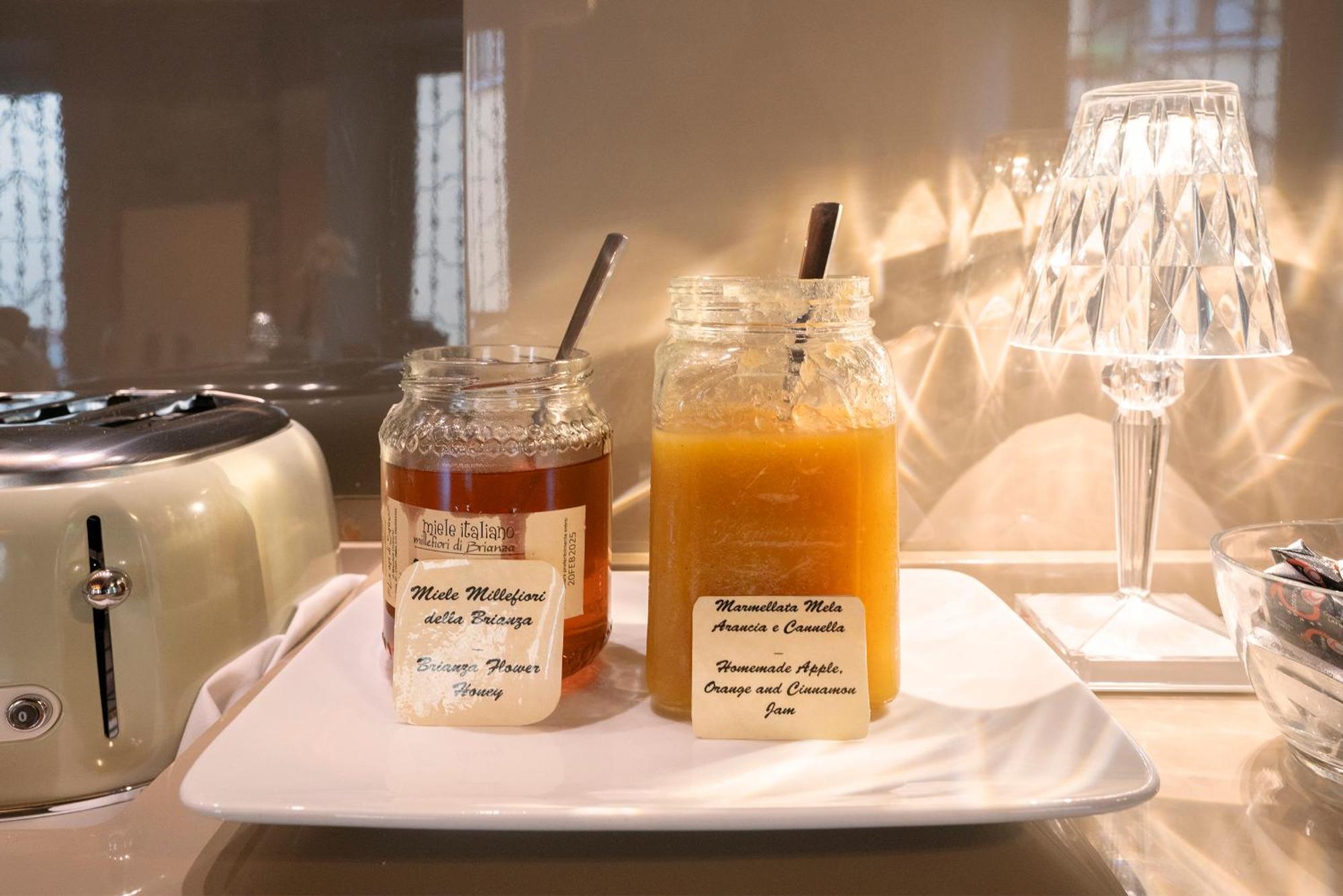 Il Portico - 1711 Luxury Guest House Arlate Εξωτερικό φωτογραφία