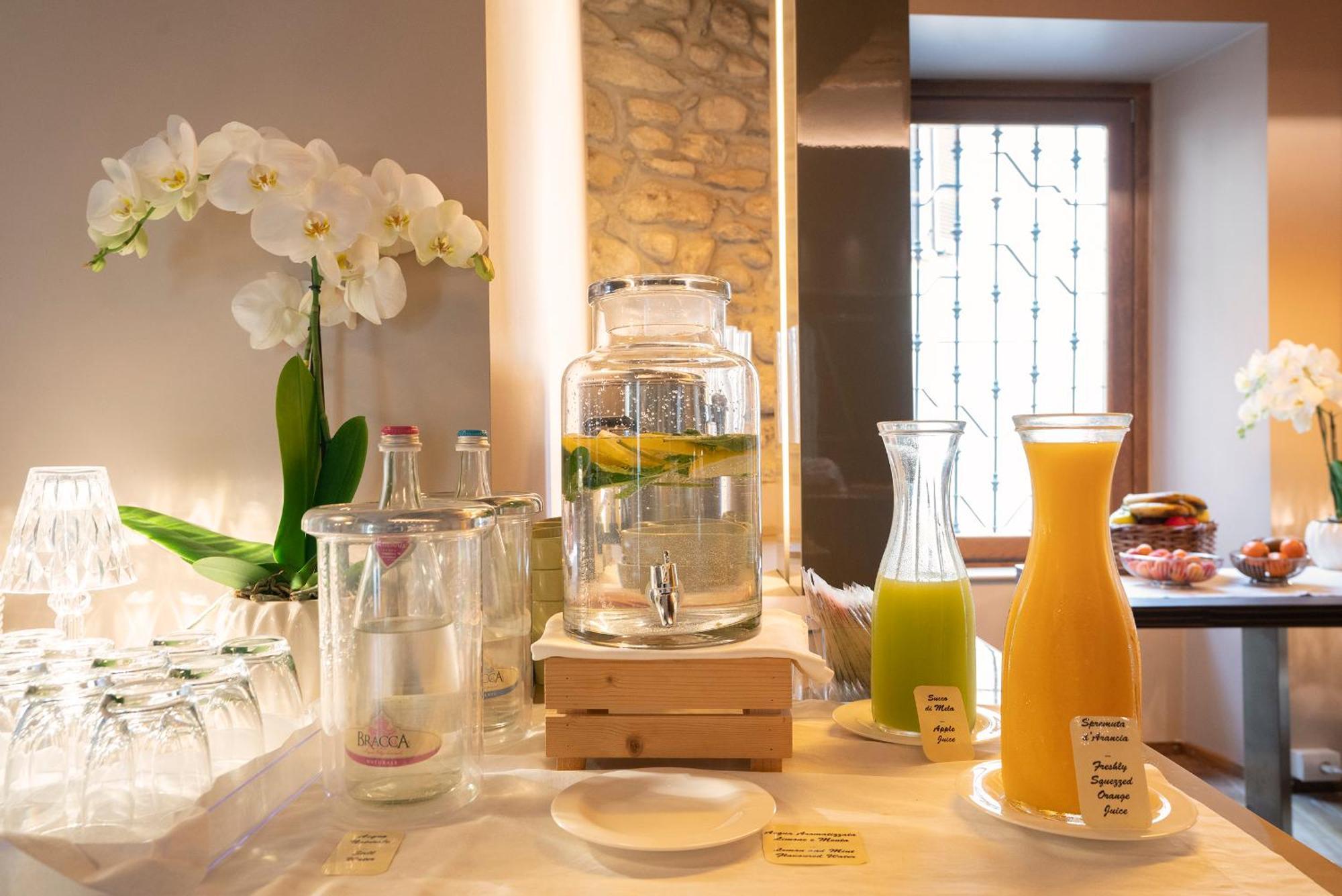 Il Portico - 1711 Luxury Guest House Arlate Εξωτερικό φωτογραφία