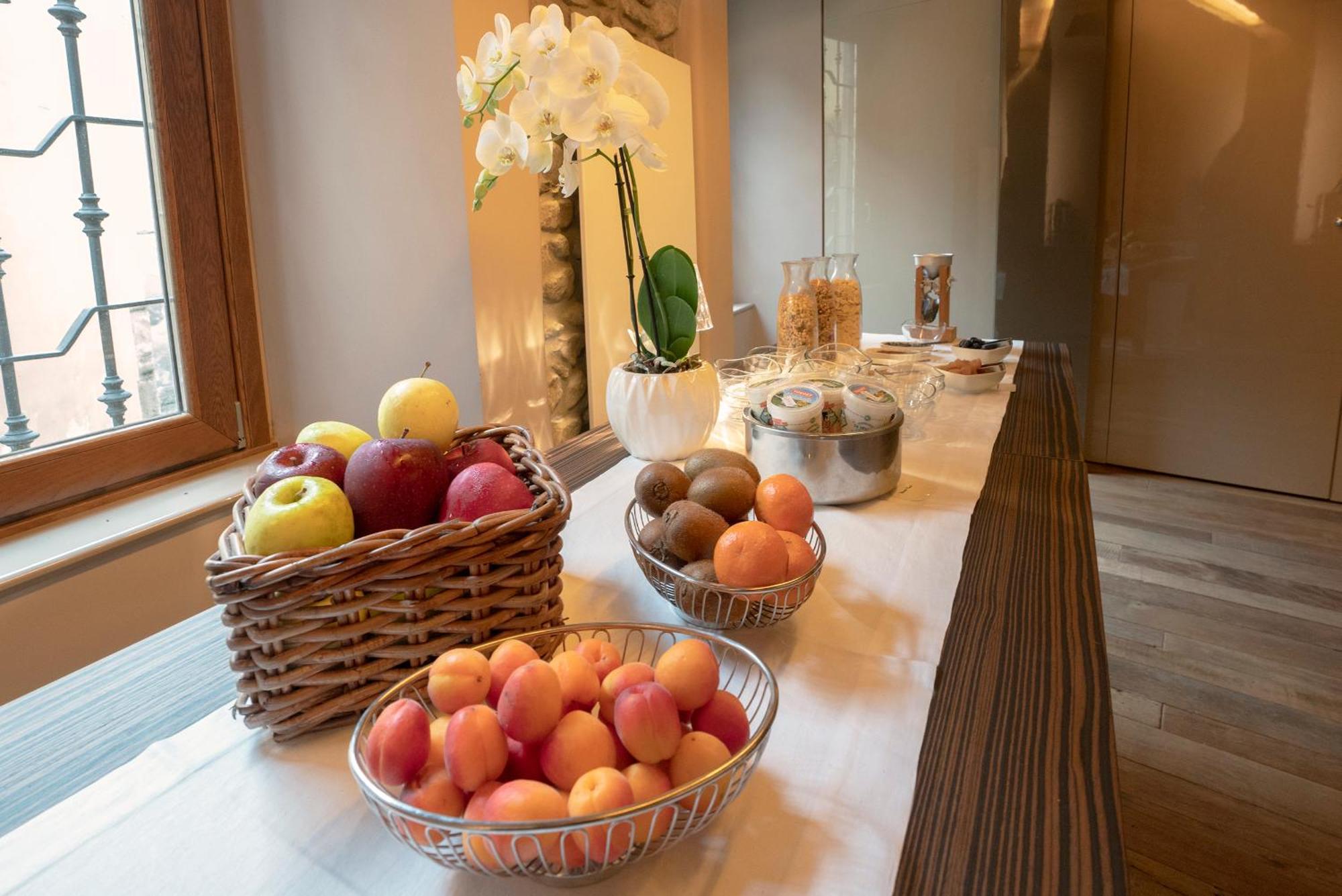 Il Portico - 1711 Luxury Guest House Arlate Εξωτερικό φωτογραφία
